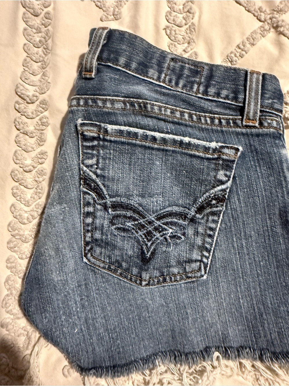 4/$16 Lucky Brand Women’s Blue Denim Jeans with Embroidered Back Pocket